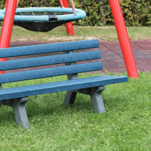 barnebenk med ryggstøtte